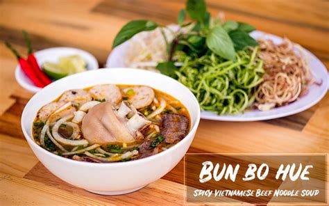  Bún Bò Huế Nóng Hổi: Sự Hoà Quyện Đậm đà Của Nước Dừa & Sợi Bún Mềm